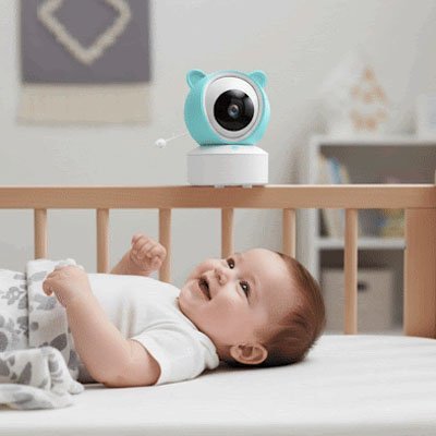 Camera bebe babyphone avec bébé qui sourit