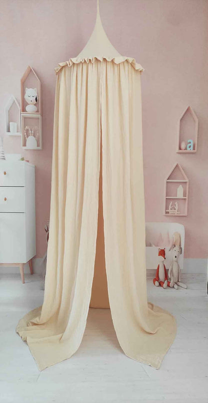 ciel de lit beige suspendu