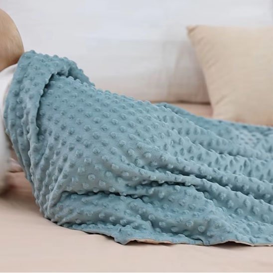 Couverture bébé bicolore bleu beige minky