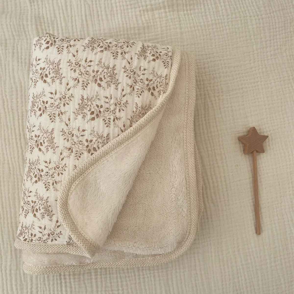 Couverture bébé douce beige