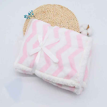 Couverture bébé en polaire rose