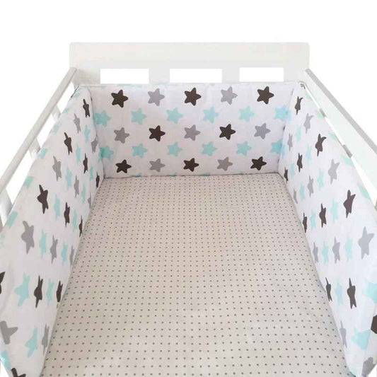 Tour de lit bébé | Blanc avec étoiles colorées - Pare - chocs une pièce 200 cm x 30 cm - L'Univers de Babychou