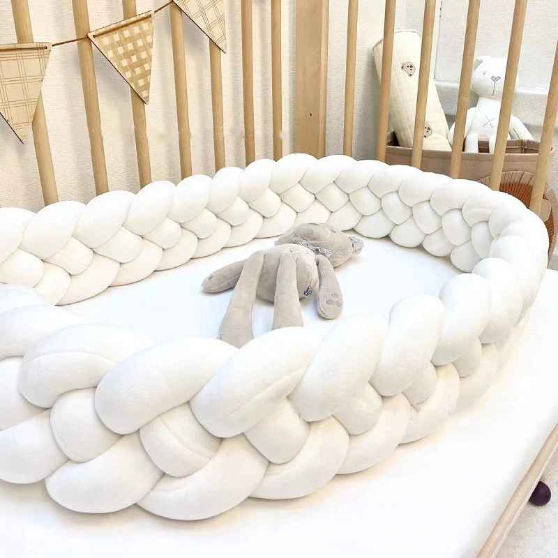 Tresse de lit blanche | Pare - chocs de lit - L'Univers de Babychou
