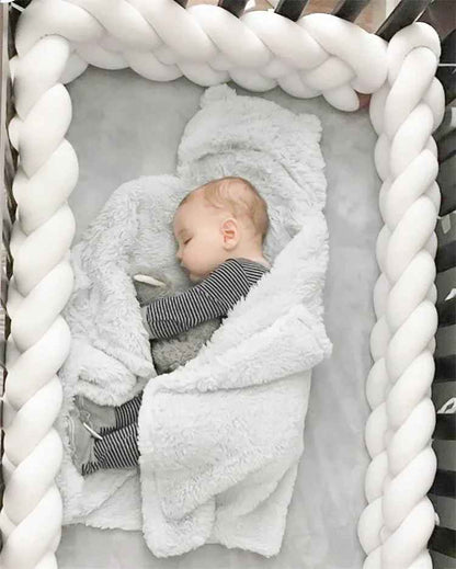 Tresse de lit blanche | Pare - chocs de lit - L'Univers de Babychou